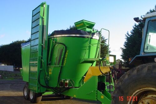 Lockwood AG - Vertical Feed Mixer in Victoria, Australia
