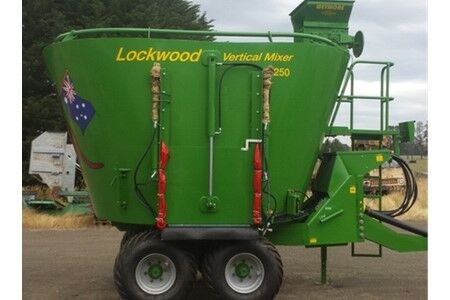Lockwood AG - Vertical Feed Mixer
